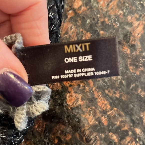 Women’s Mixit One Size Black And Gray Metallic Eternity Ruffle Scarf - Picture 5 of 9